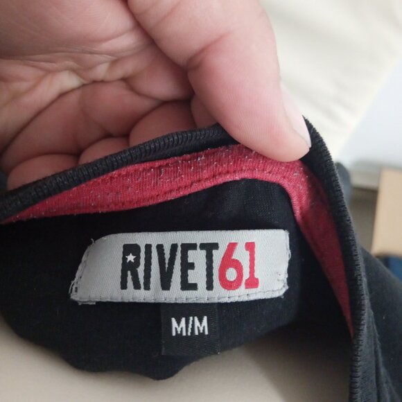 Rivet t-shirt - Picture 3 of 3